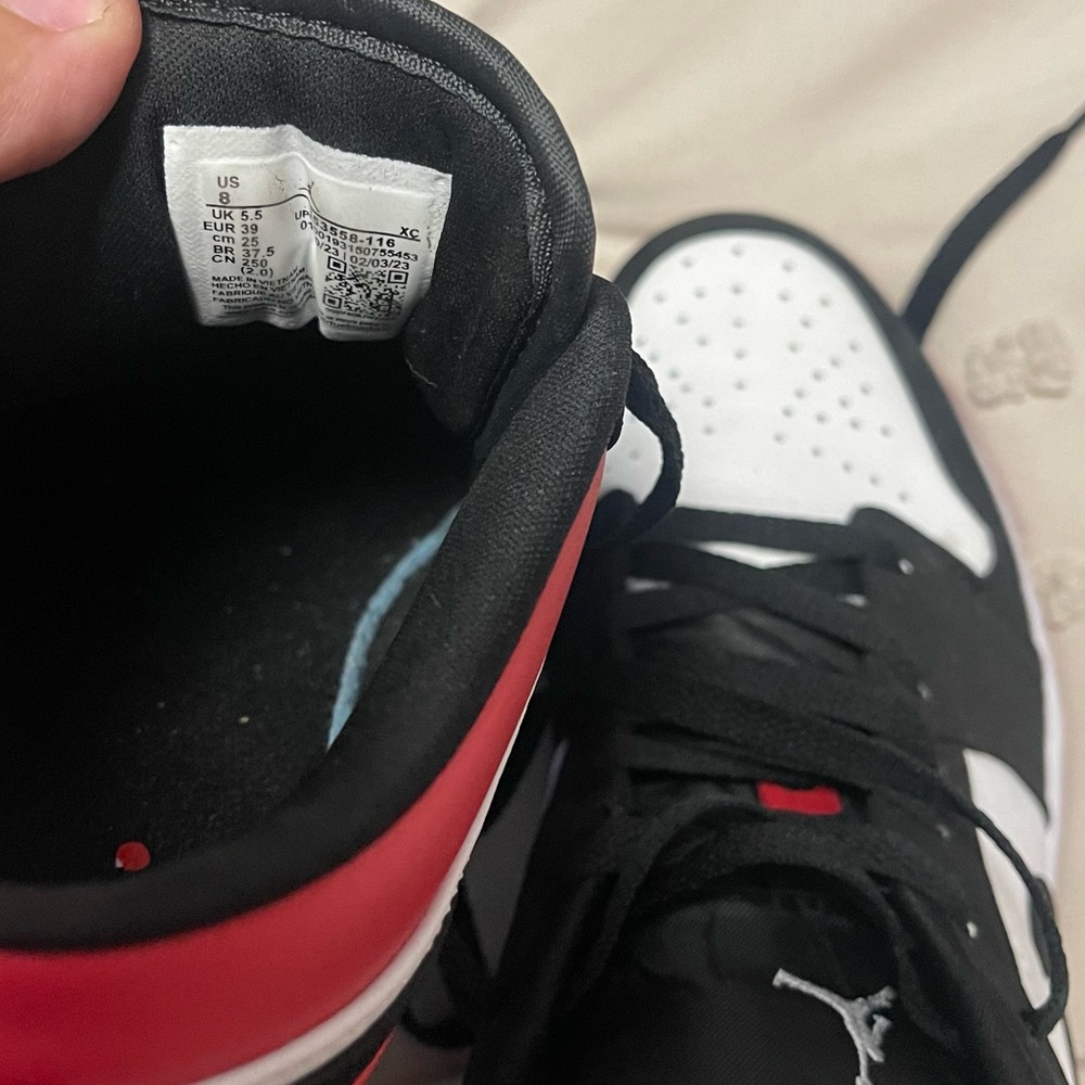 Nike Jordan 1 Low Sneakers - Picture 4 of 5